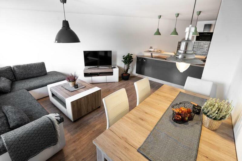 Old Town Luxury Apartment In Heart Of ブラチスラヴァ エクステリア 写真