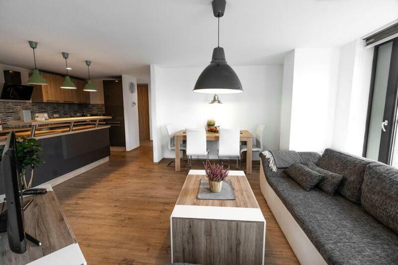 Old Town Luxury Apartment In Heart Of ブラチスラヴァ エクステリア 写真