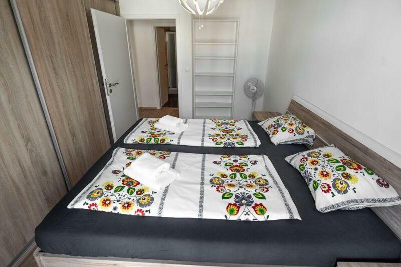 Old Town Luxury Apartment In Heart Of ブラチスラヴァ エクステリア 写真