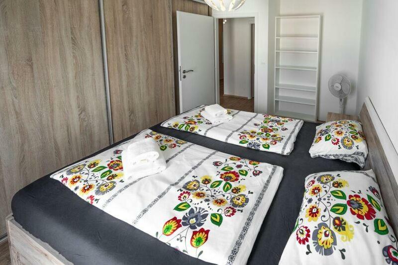 Old Town Luxury Apartment In Heart Of ブラチスラヴァ エクステリア 写真