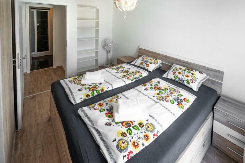 Old Town Luxury Apartment In Heart Of ブラチスラヴァ エクステリア 写真