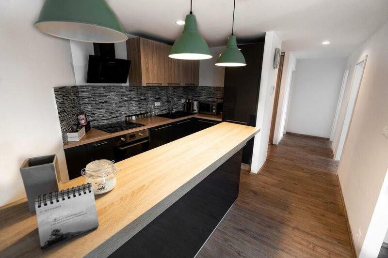 Old Town Luxury Apartment In Heart Of ブラチスラヴァ エクステリア 写真